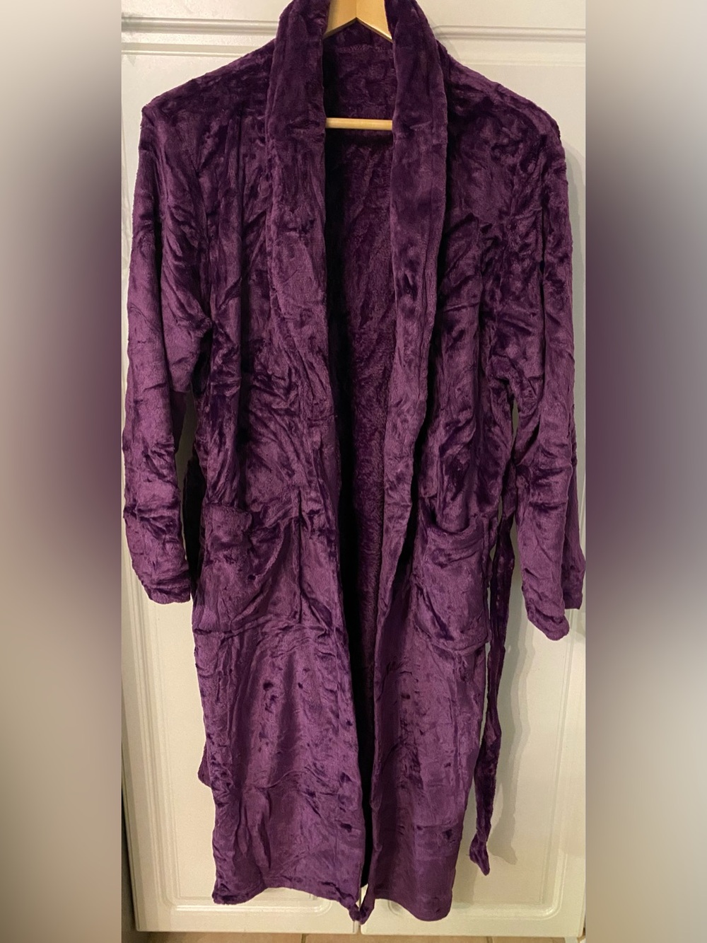 Plush Robe brand new - Picture 2 of 3